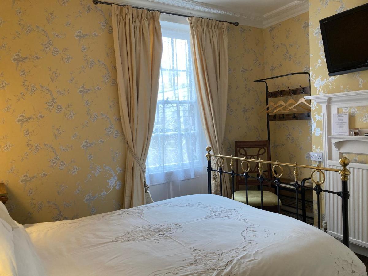 Whitecliff Guest House เวย์มัธ ภายนอก รูปภาพ