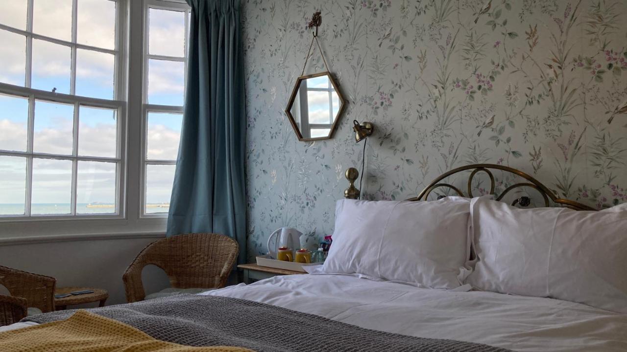 Whitecliff Guest House เวย์มัธ ภายนอก รูปภาพ