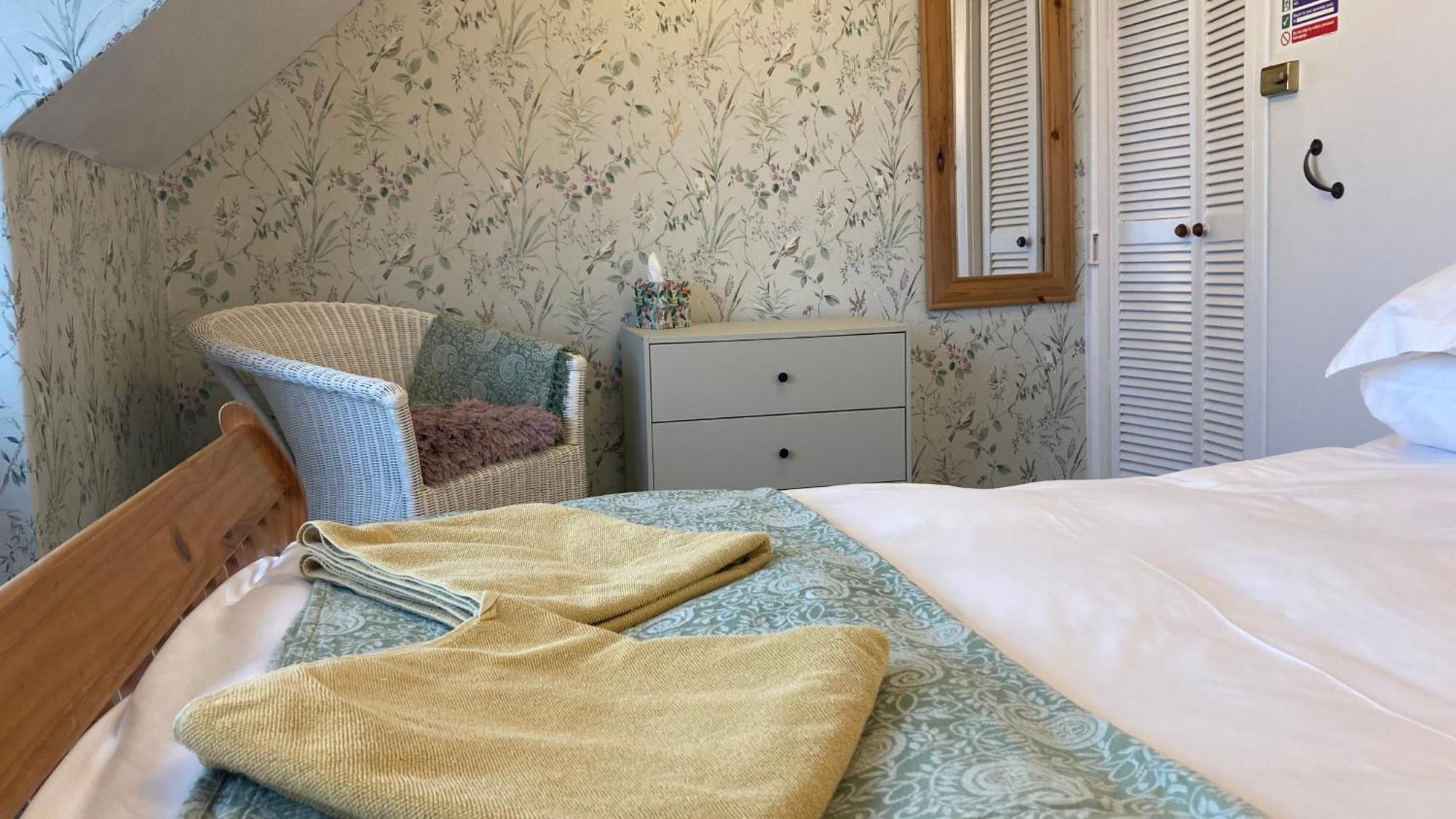 Whitecliff Guest House เวย์มัธ ภายนอก รูปภาพ