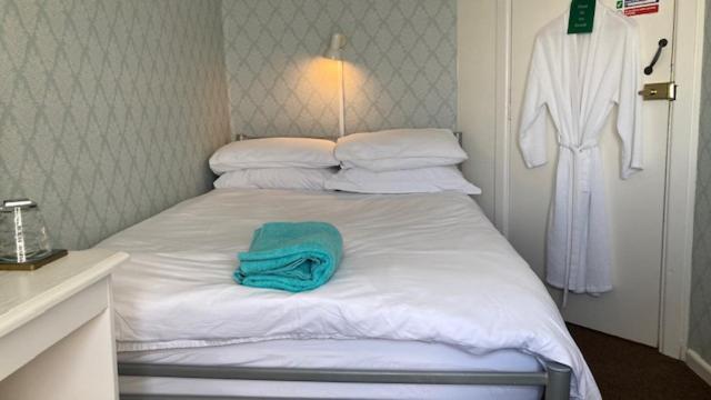 Whitecliff Guest House เวย์มัธ ภายนอก รูปภาพ