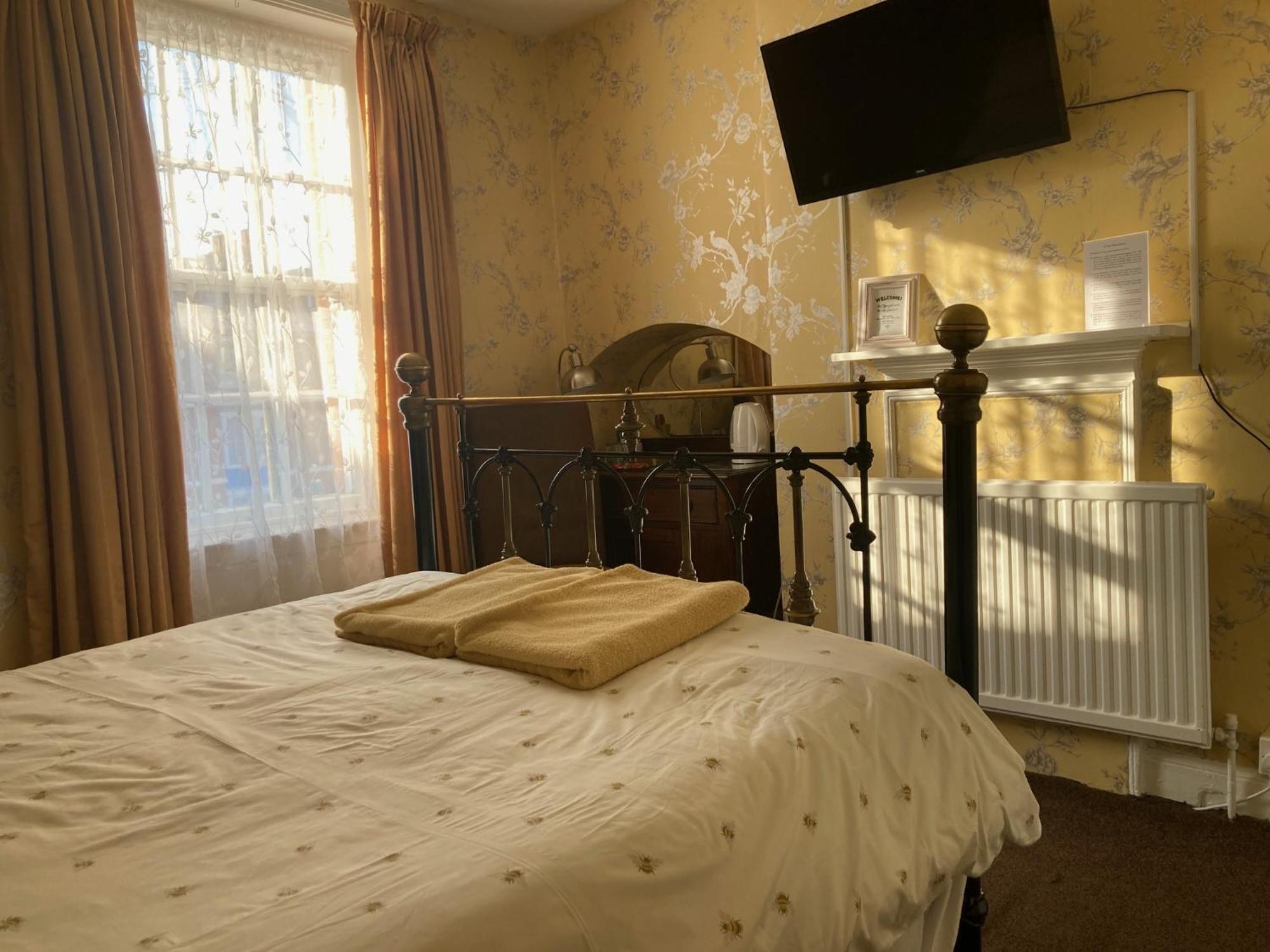 Whitecliff Guest House เวย์มัธ ภายนอก รูปภาพ