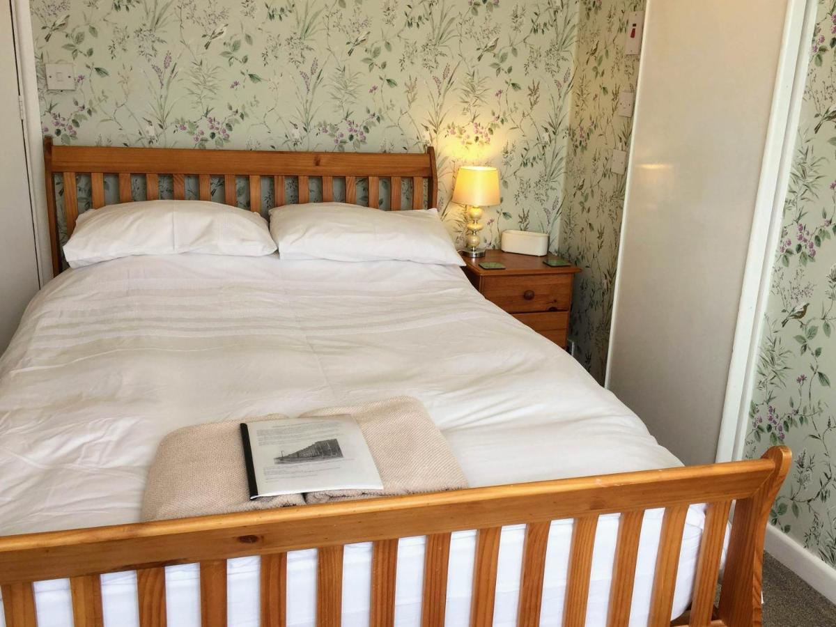 Whitecliff Guest House เวย์มัธ ภายนอก รูปภาพ